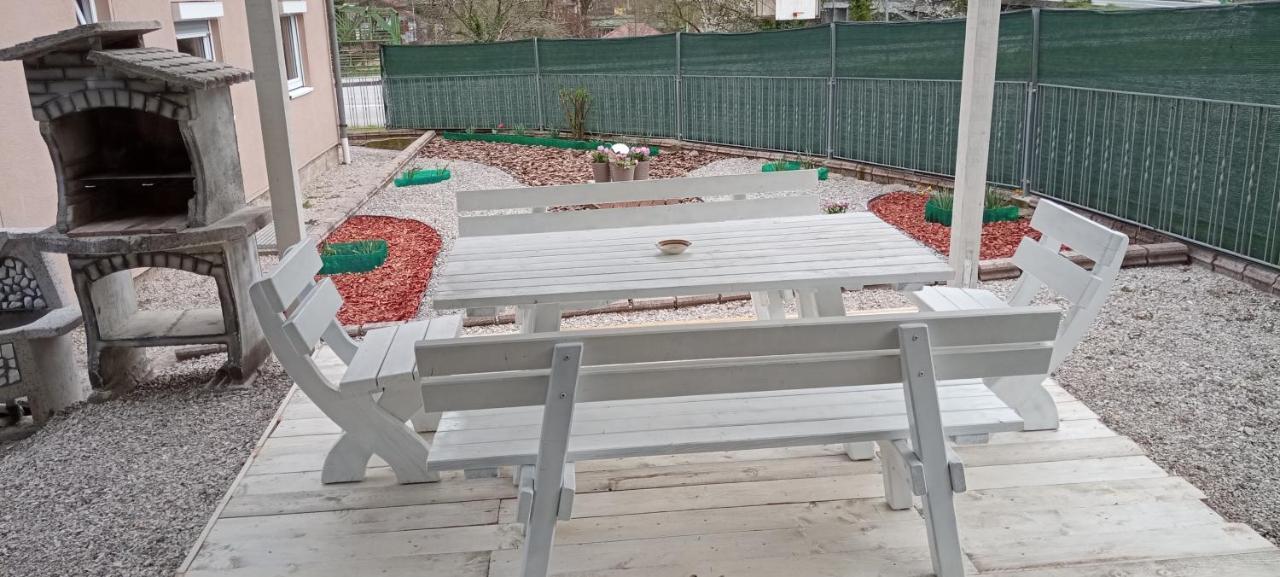 Apartmani Unski Biser Cazin Zewnętrze zdjęcie